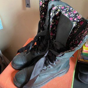 Doc Martens Fold down boot